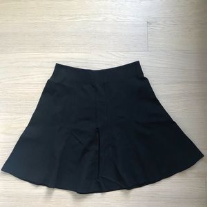 😍 2/$30  LOFT black Ponte Flippy Skirt